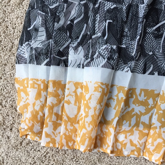 NWT Belted Graphic Dress - Picture 3 of 6